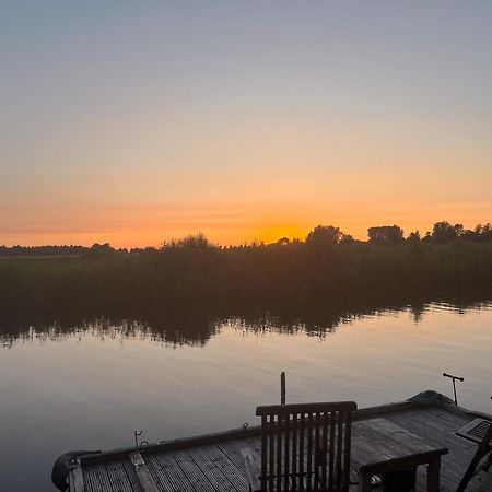 Luxe En Ruim Chalet Met Airco Bij Leekstermeer Matsloot Bagian luar foto