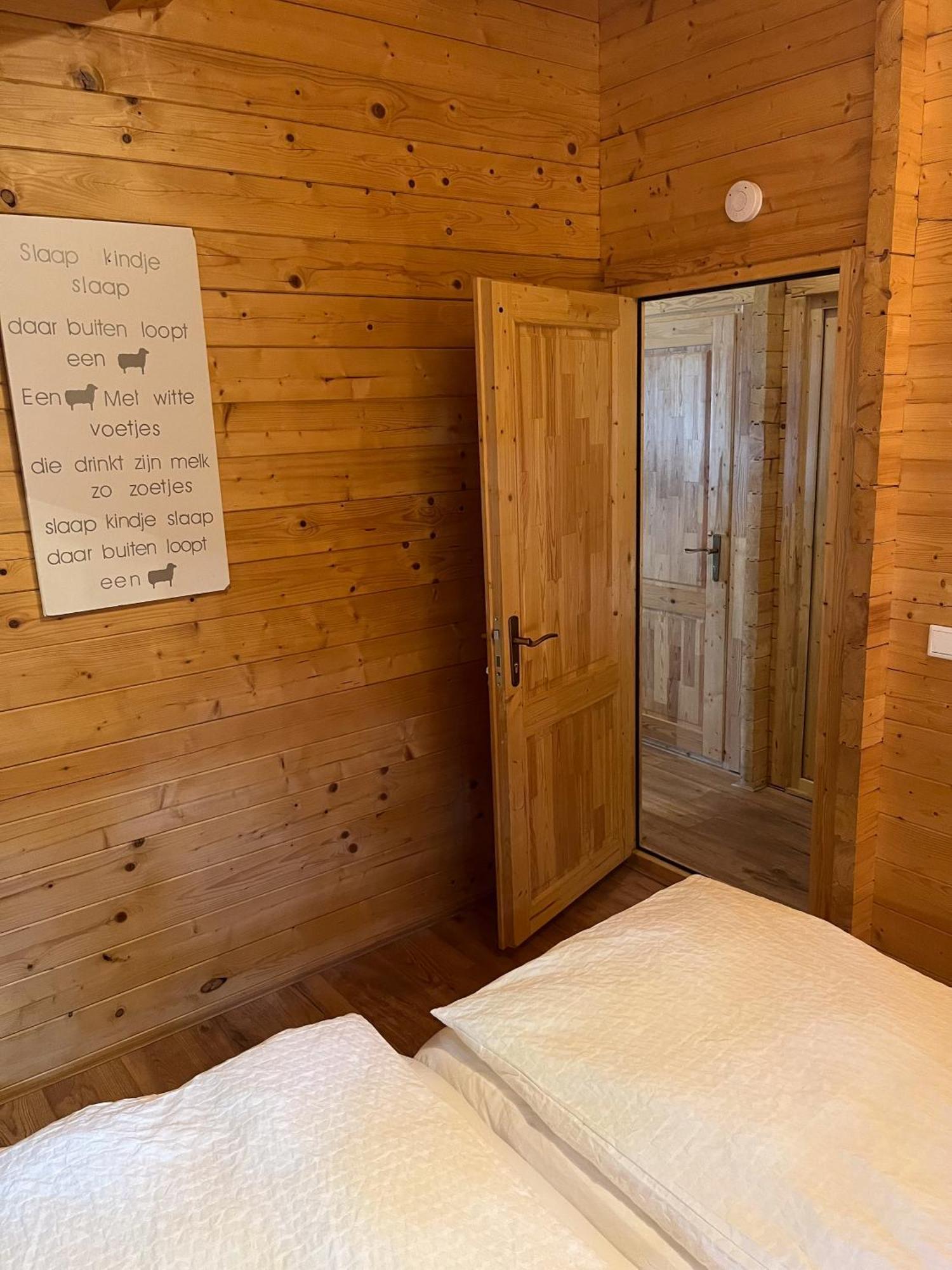 Luxe En Ruim Chalet Met Airco Bij Leekstermeer Matsloot Bagian luar foto