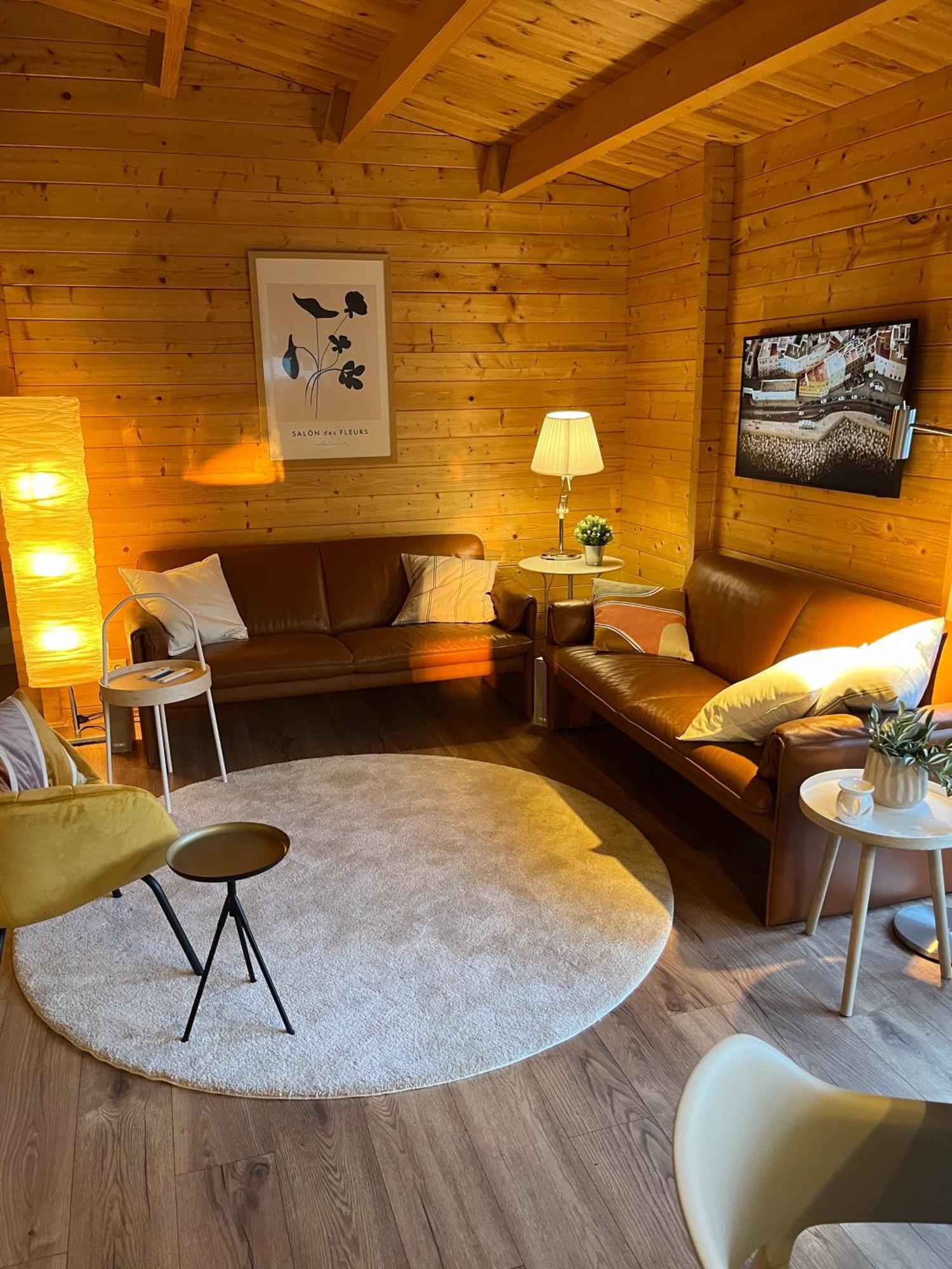 Luxe En Ruim Chalet Met Airco Bij Leekstermeer Matsloot Bagian luar foto