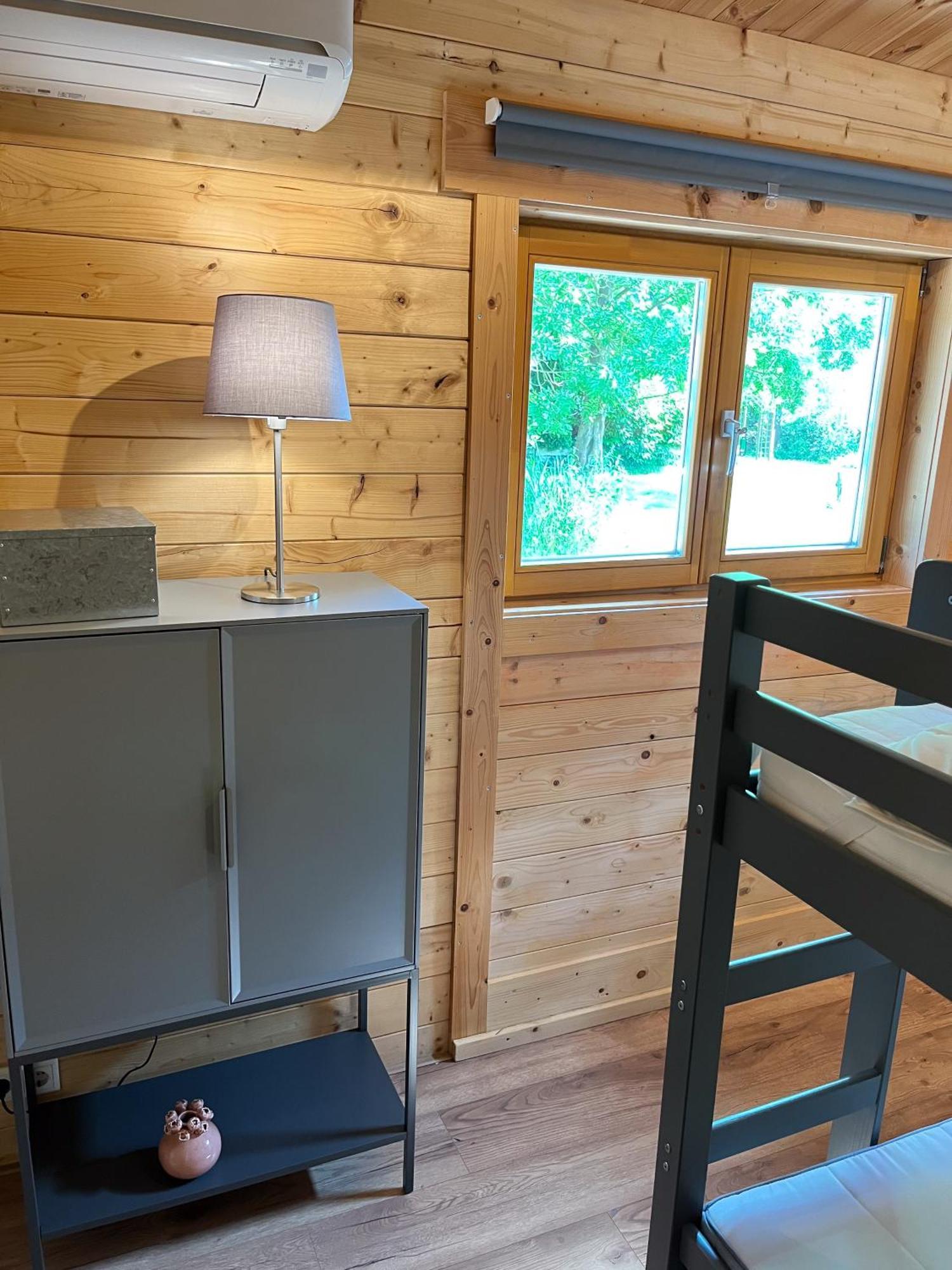 Luxe En Ruim Chalet Met Airco Bij Leekstermeer Matsloot Bagian luar foto