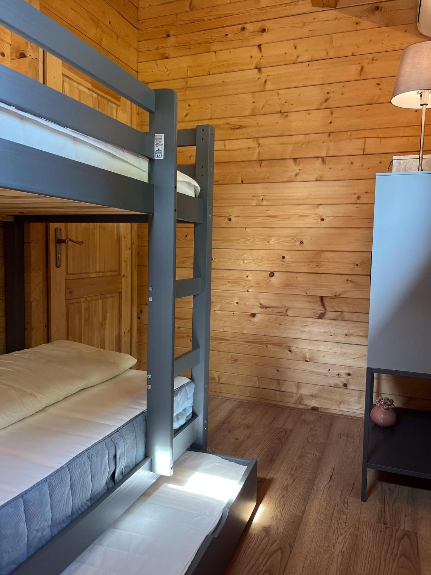 Luxe En Ruim Chalet Met Airco Bij Leekstermeer Matsloot Bagian luar foto