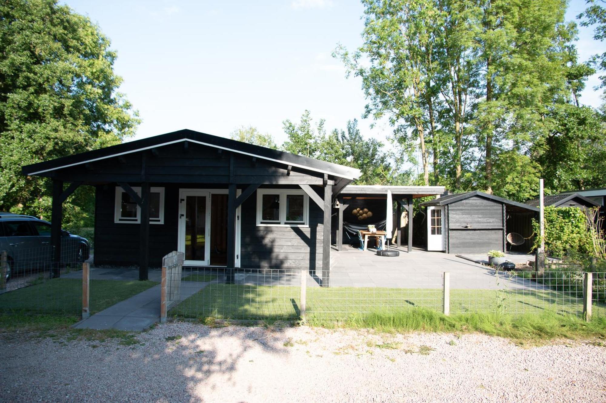 Luxe En Ruim Chalet Met Airco Bij Leekstermeer Matsloot Bagian luar foto